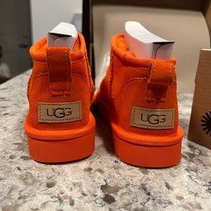 Uggs classic ultra mini orange